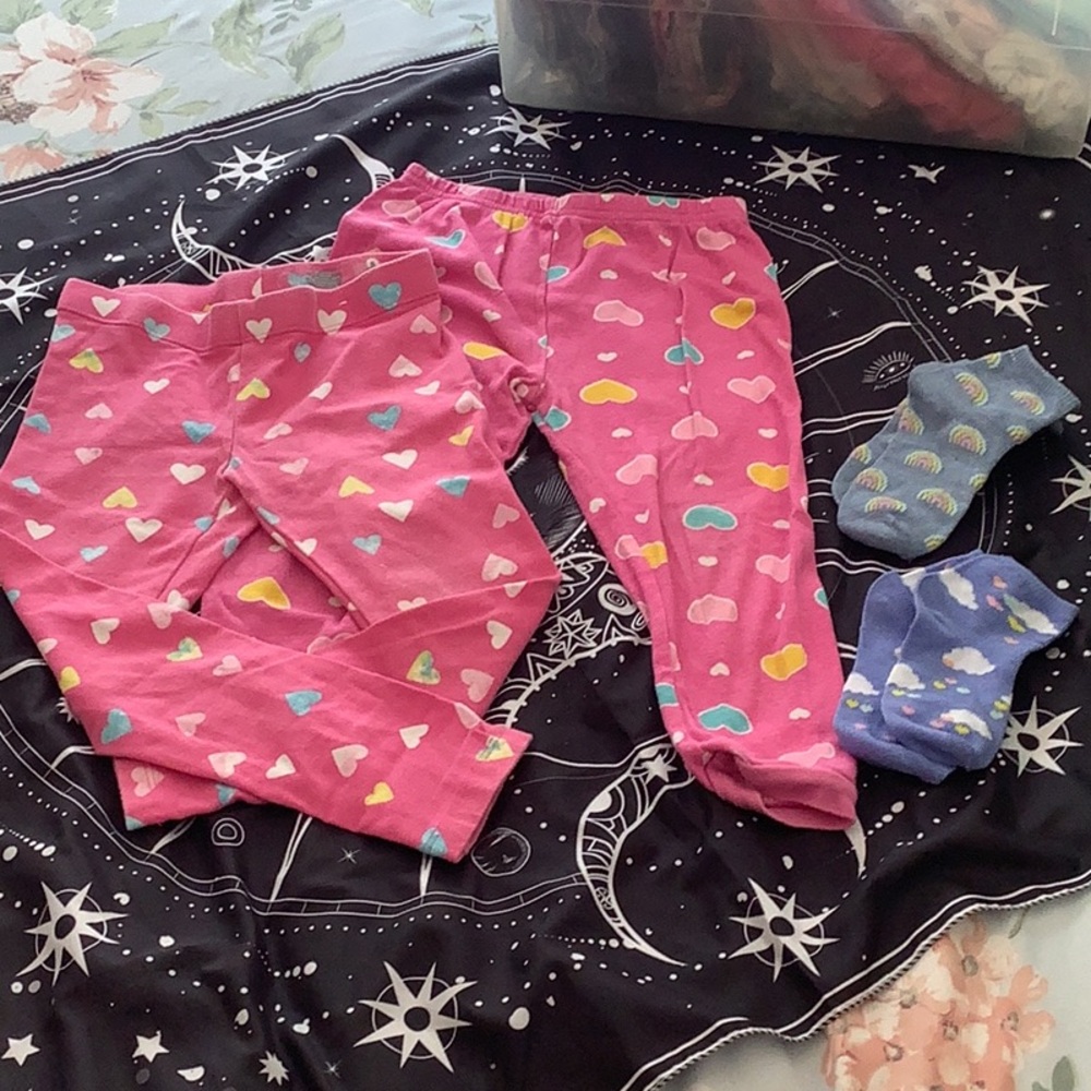 Leggings pants for little girls 4T good for twins socks are included 💕💕